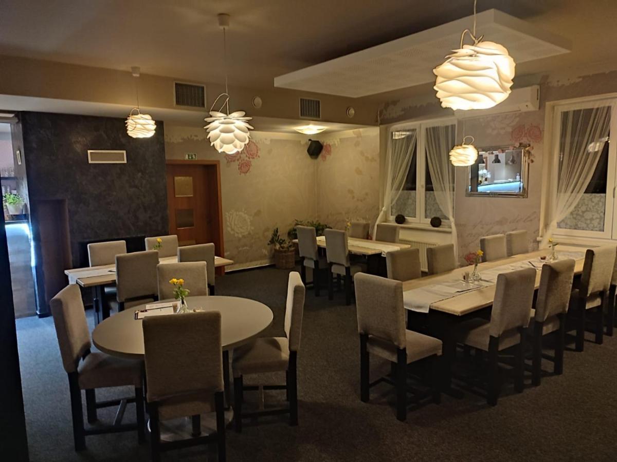 Restaurace A Penzion U Lesa Havířov Kültér fotó