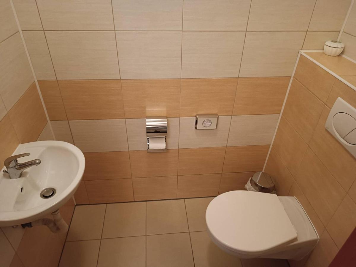 Restaurace A Penzion U Lesa Havířov Kültér fotó