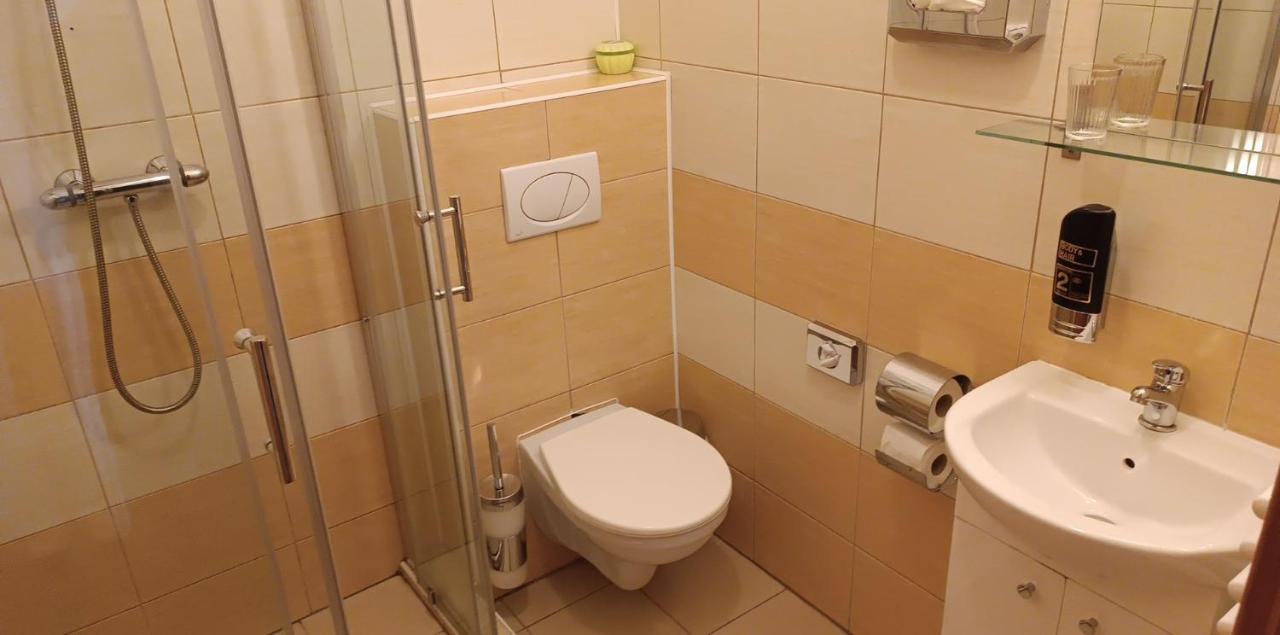 Restaurace A Penzion U Lesa Havířov Kültér fotó