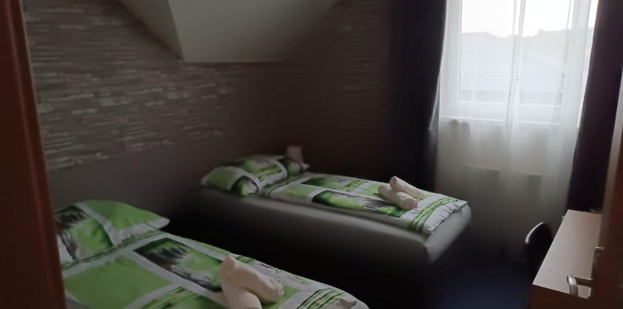 Restaurace A Penzion U Lesa Havířov Kültér fotó